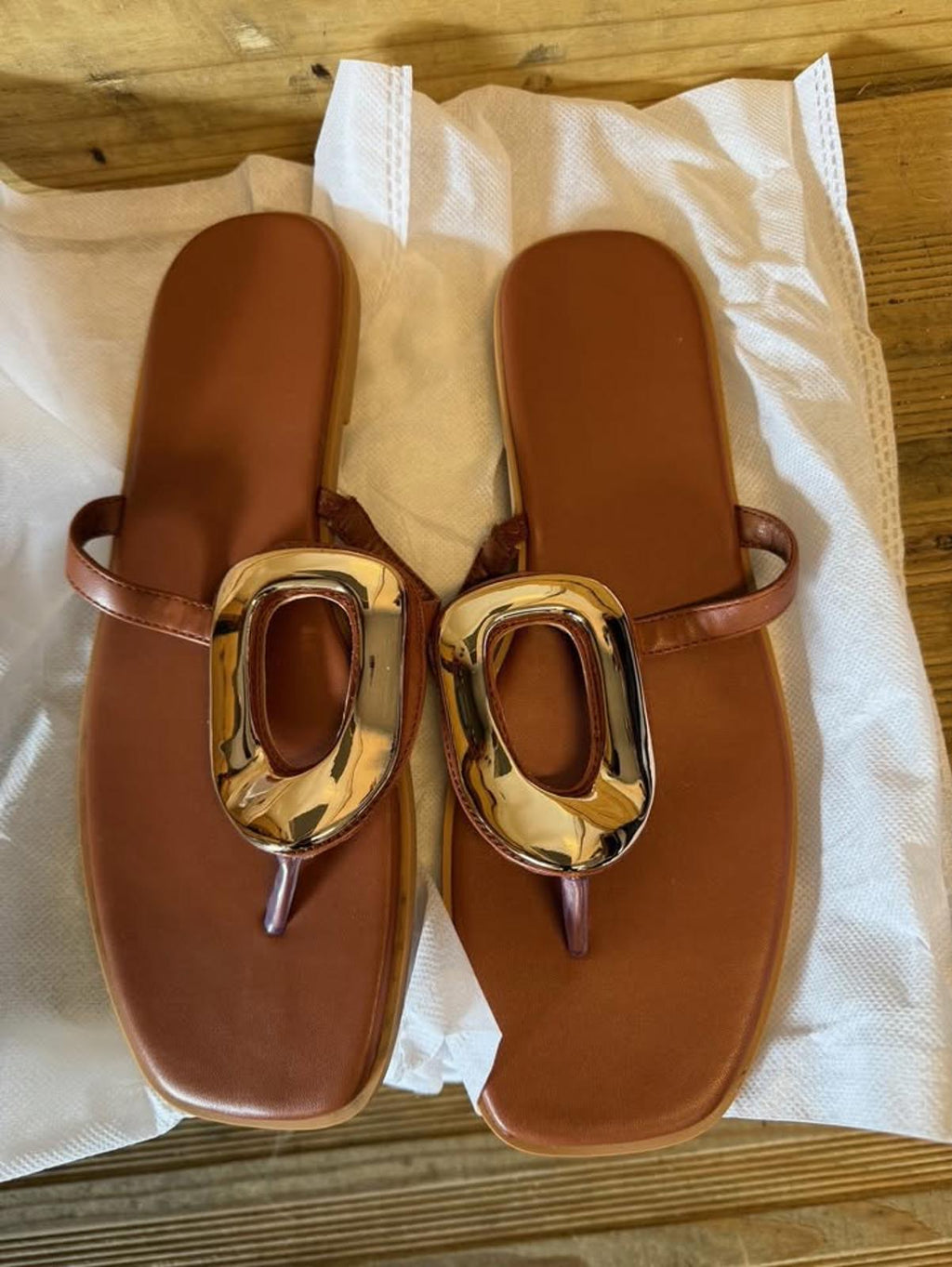 Flip Flop Sandals, Flat, Leather with Metal Decoration, 9.5