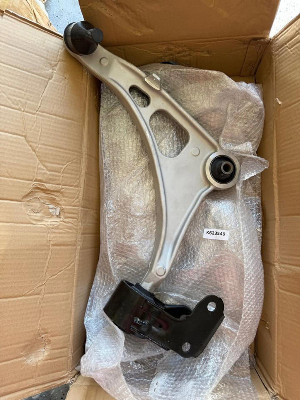 Front Lower Left and Right Control Arm NEW