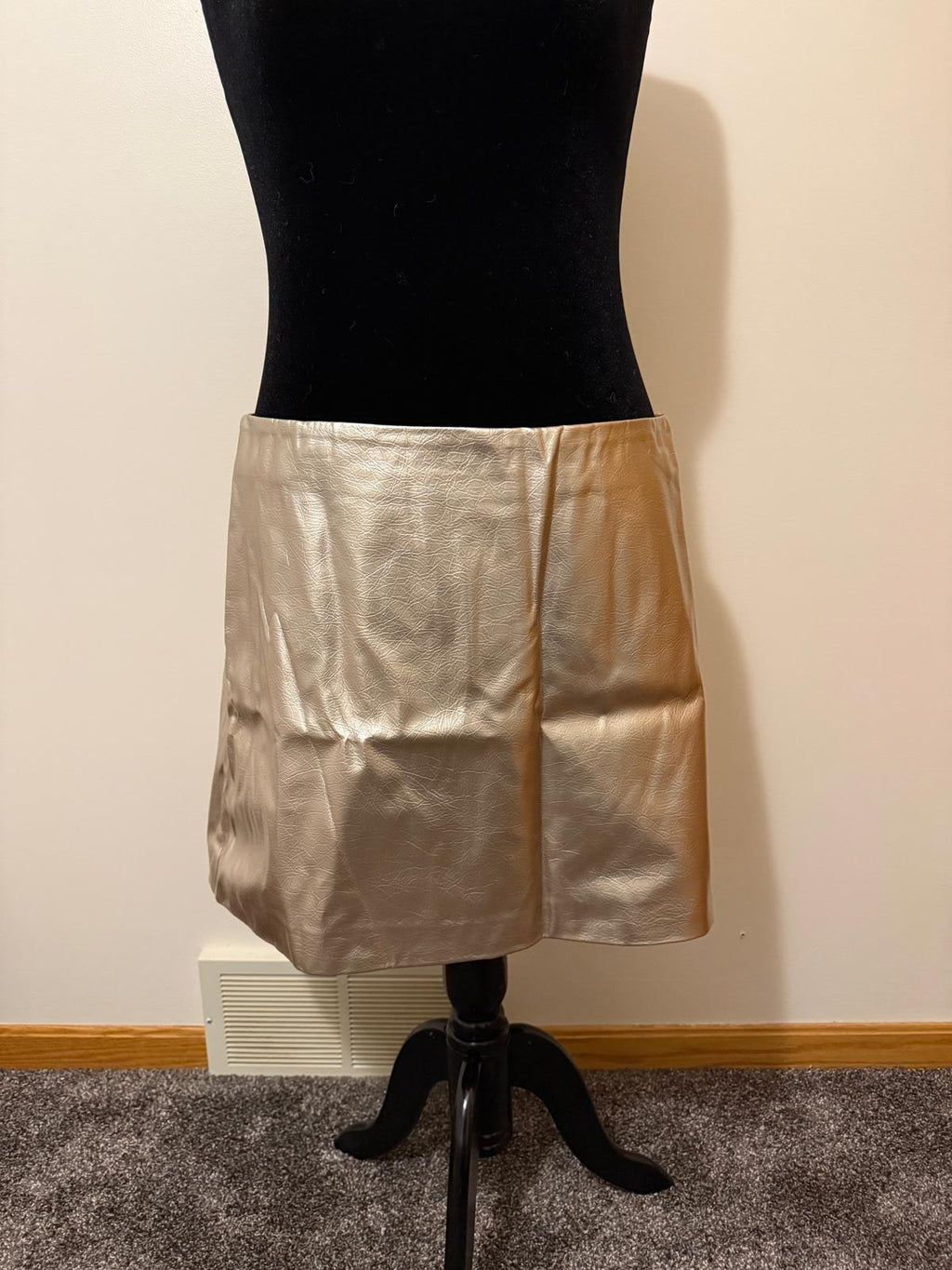 Metallic Gold Mini Skirt with Side Zipper NWT 3X