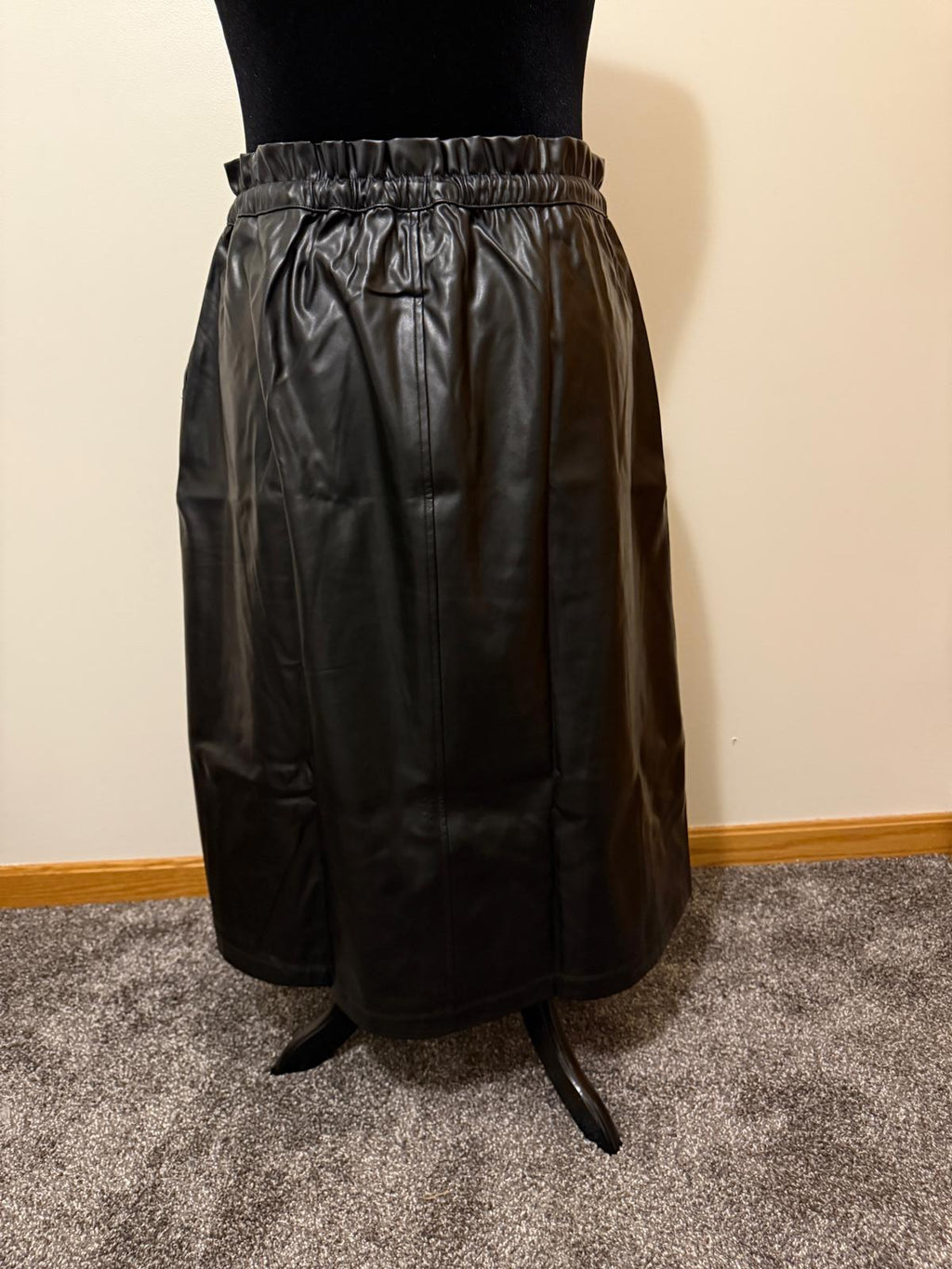 AVA & VIV Black Faux Leather Midi Skirt with Elastic Waist 1X