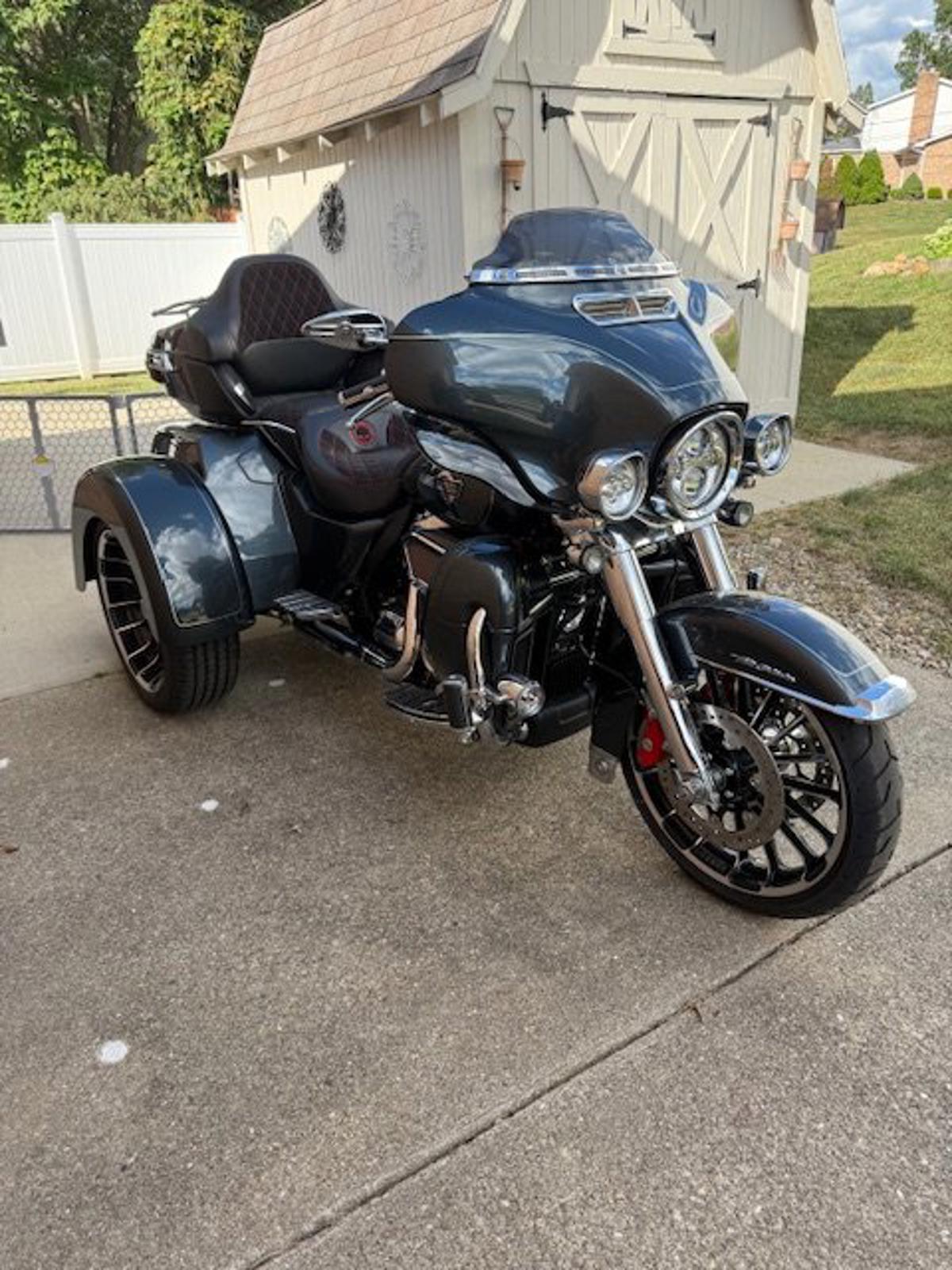 2025 Harley-Davidson flhtcutg