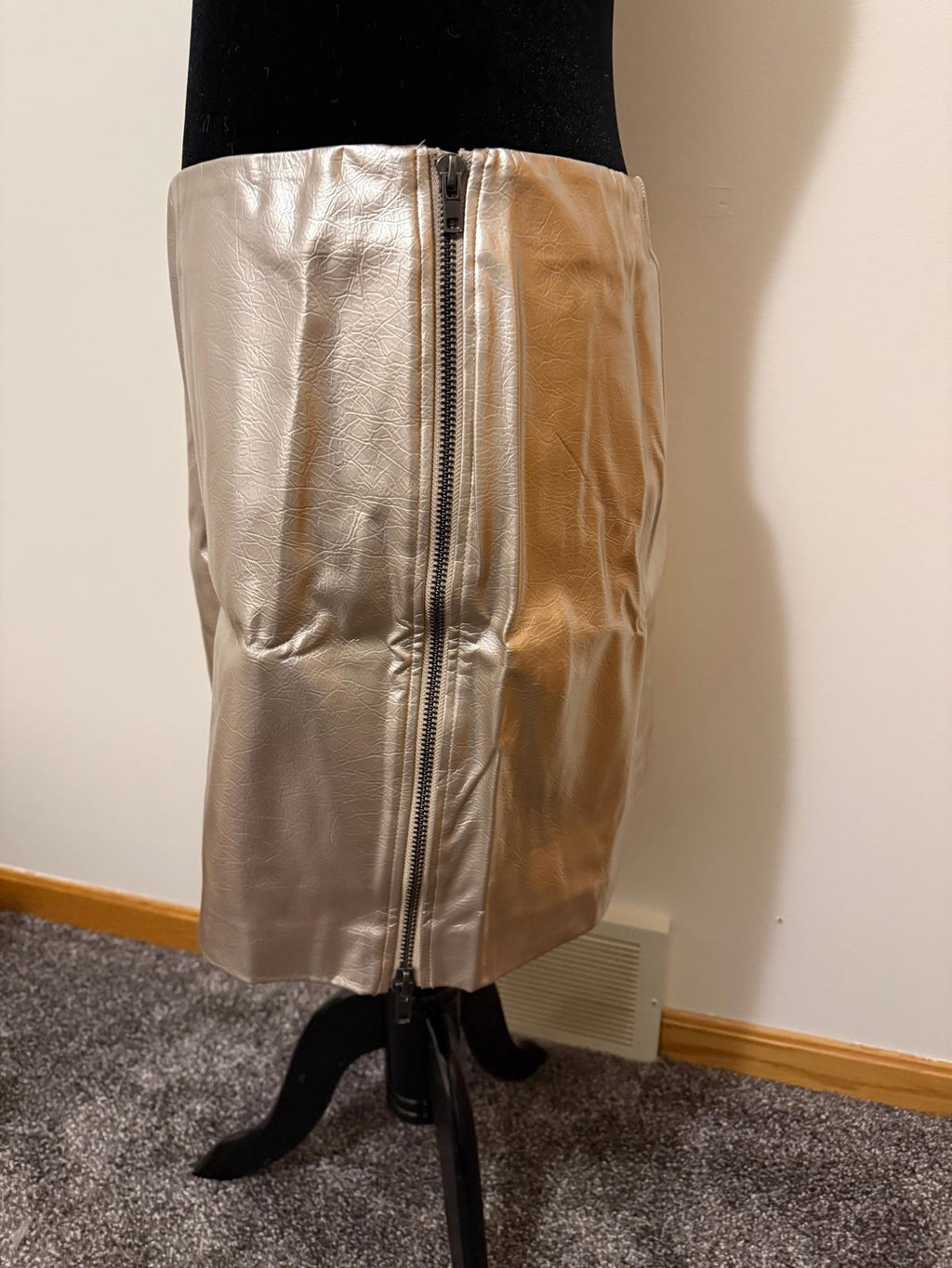 Metallic Gold Mini Skirt with Side Zipper NWT 1X