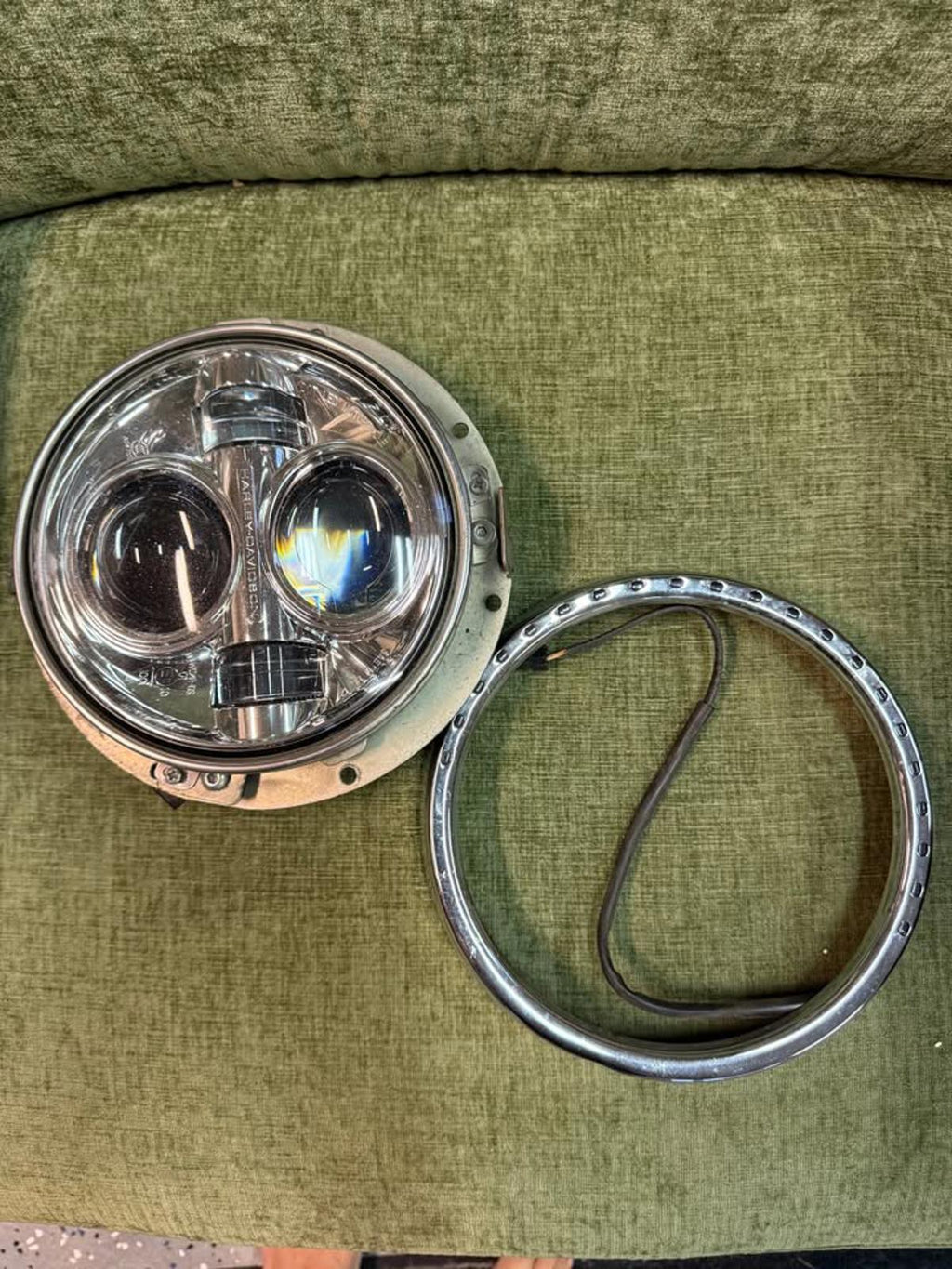 OEM 7" Harley Daymaker Headlight, Lighted Bezel