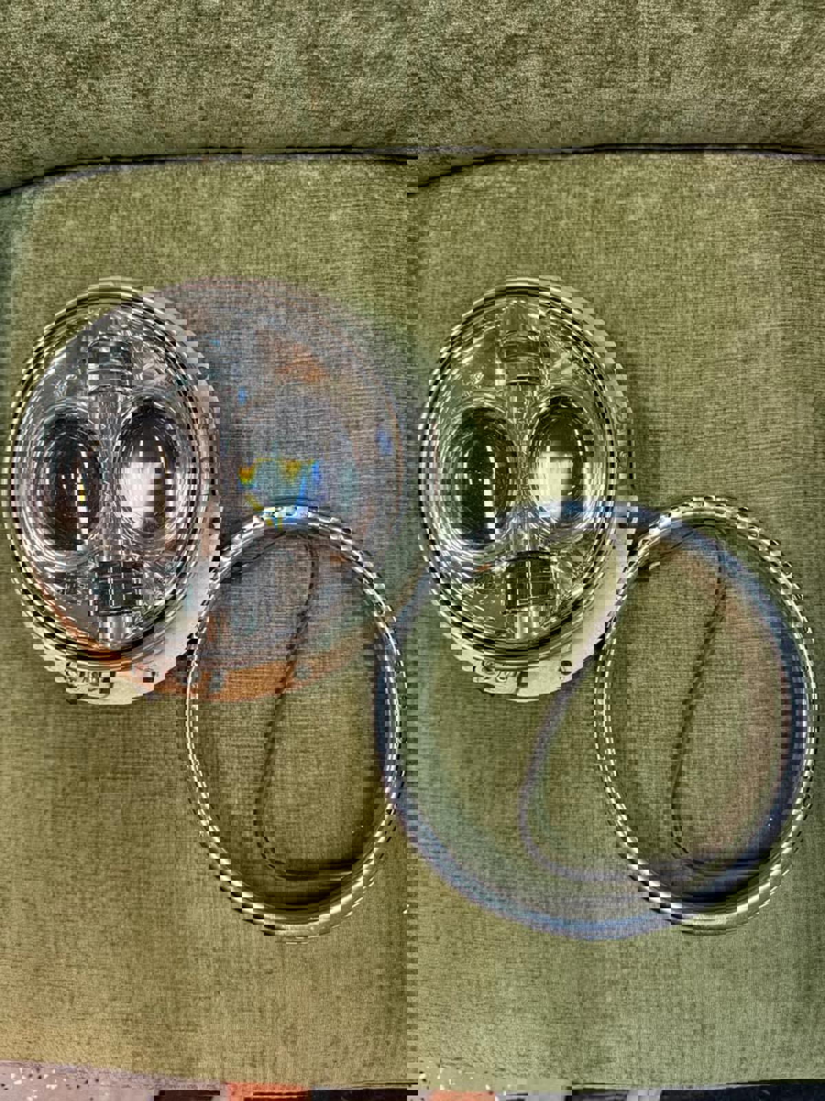 OEM 7" Harley Daymaker Headlight, Lighted Bezel