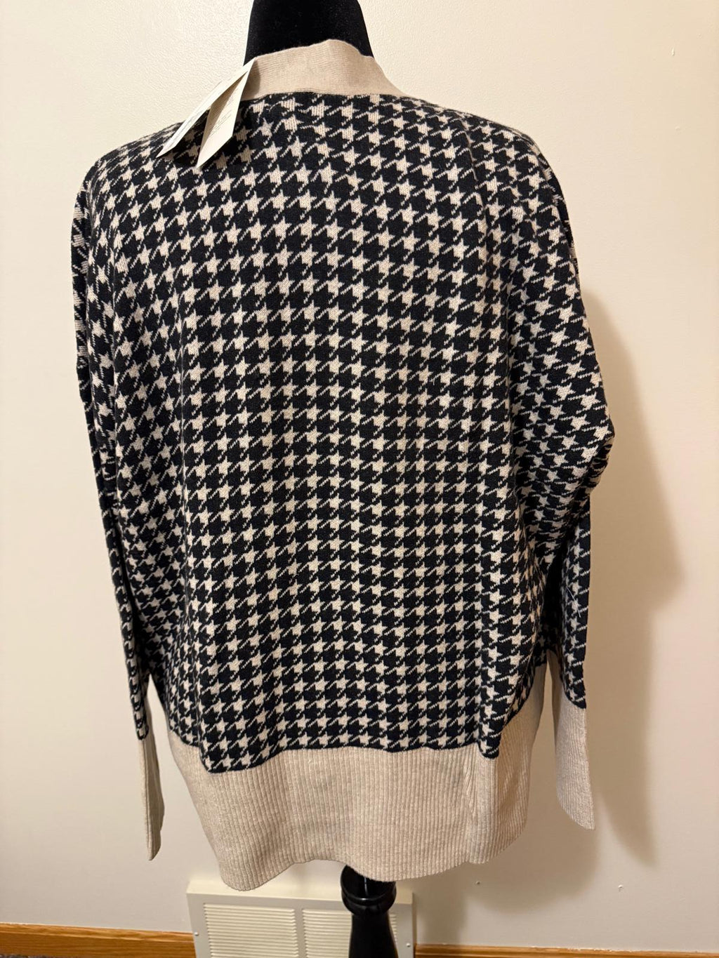 Black and Tan Houndstooth Pattern Button-Up Cardigan Sweater NWT 2X